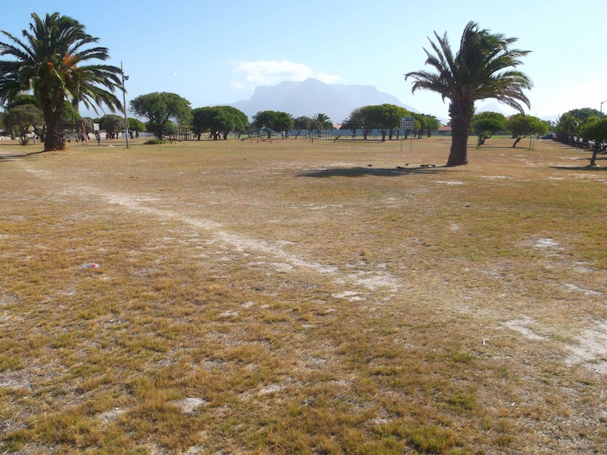 This is the biggest park in goodwood, with the most spectacular view of the mountain and the most boring planting on earth, sorry.... mars