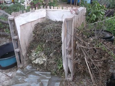 cable ties and three palettes make a composter